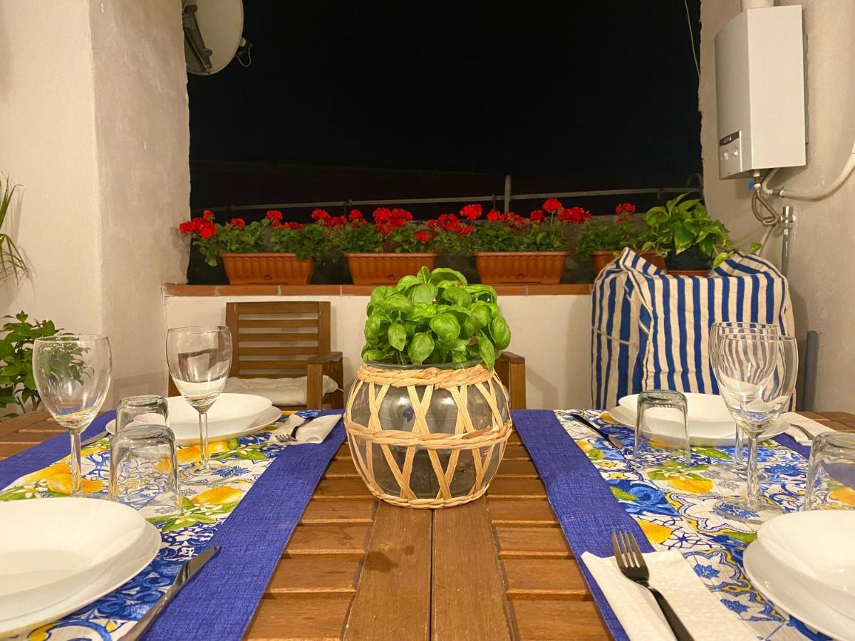 Casa Con Terrazzo In Centro Apartment Napoli Ngoại thất bức ảnh